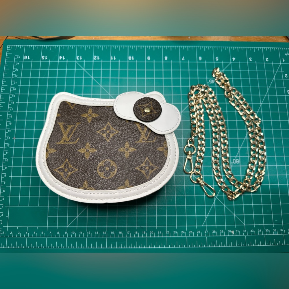 Leather Hello Kitty Mini Crossbody Bag